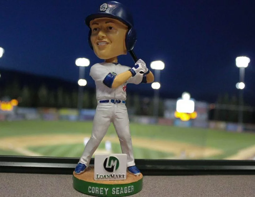 corey seager bobblehead - rc quakes - los angeles dodgers (2)