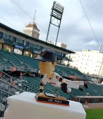joe panik bobblehead - fresno grizzlies - san francisco giants (2)