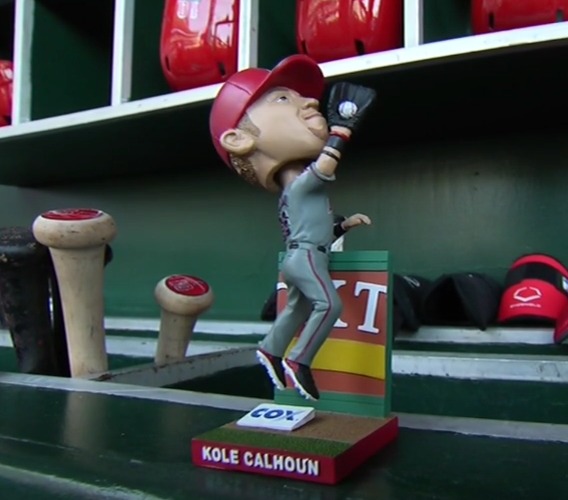 kole calhoun bobblehead - los angeles angels (2)