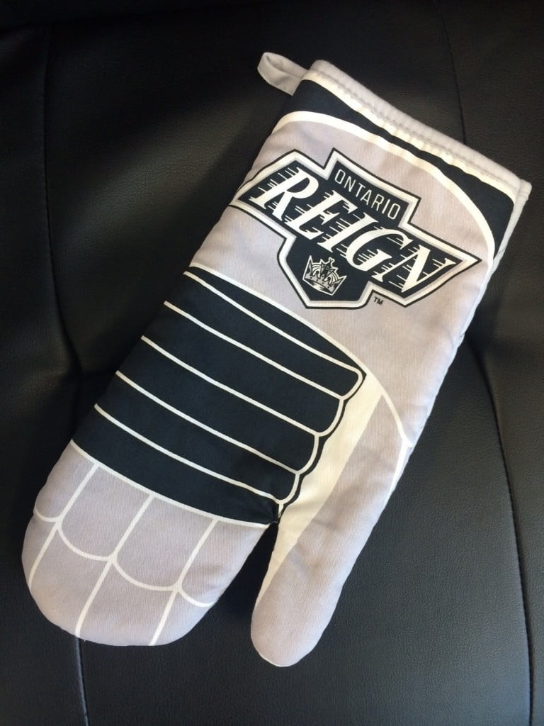 December 20, 2015 Ontario Reign vs Bakersfield Condors – Oven Mitt