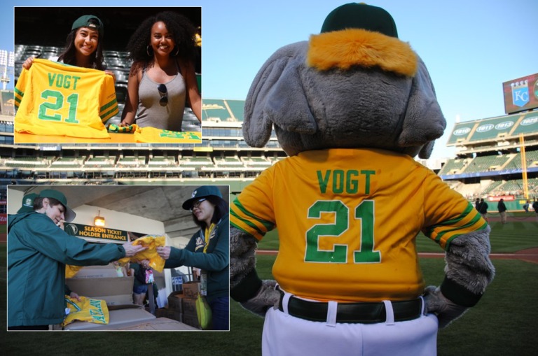 April 16, 2016 Oakland Athletics – 1981 Replica Jersey