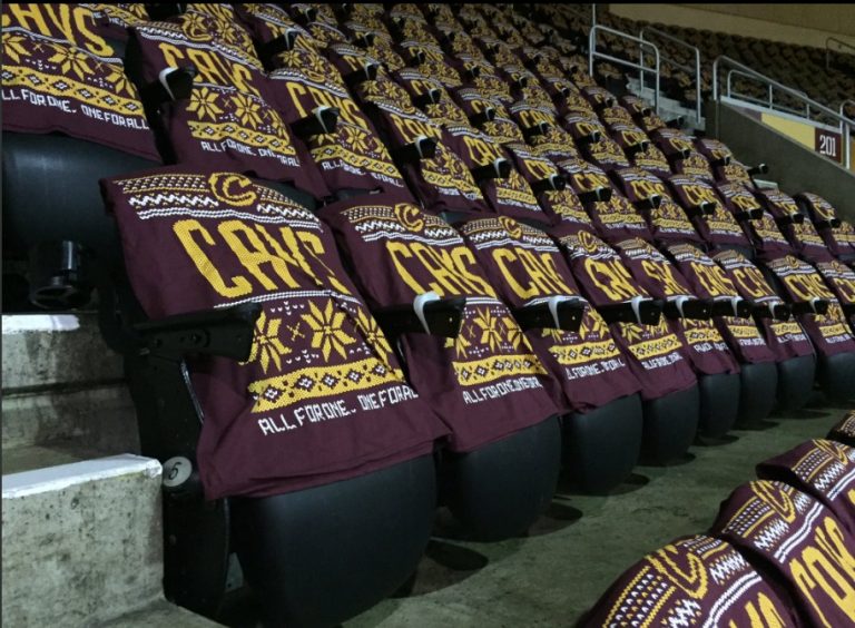 December 25, Cleveland Cavaliers – Ugly Sweater T-Shirt