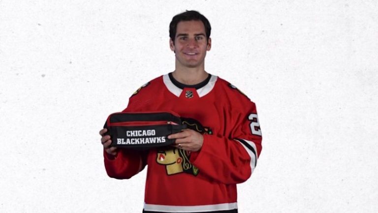 December 16, 2018 Chicago Blackhawks – BLACKHAWKS TOILETRY TRAVEL BAG